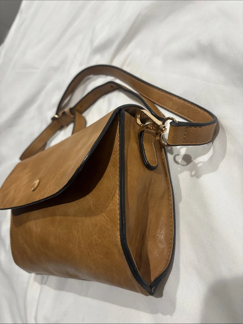 Classic Tan Crossbody Bag - Minimal Leather Shoulder Purse